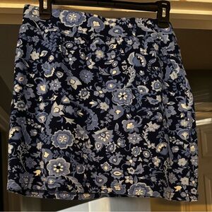 Croft & Barrow women's S skirt with pockets attached shorts underneath